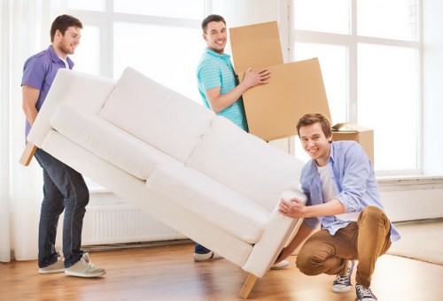 Local moving support for flats and homes in Lower Clapton